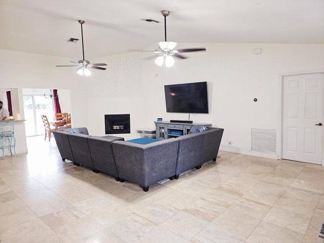 17610 76th Street N, Loxahatchee, FL 33470