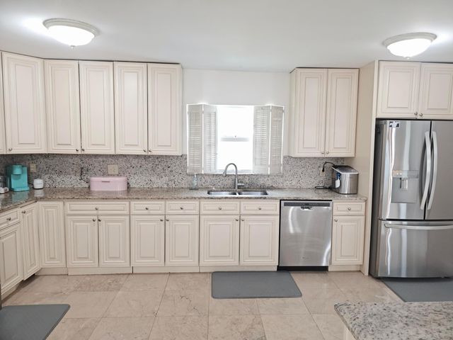 17610 76th Street N, Loxahatchee, FL 33470