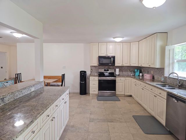 17610 76th Street N, Loxahatchee, FL 33470