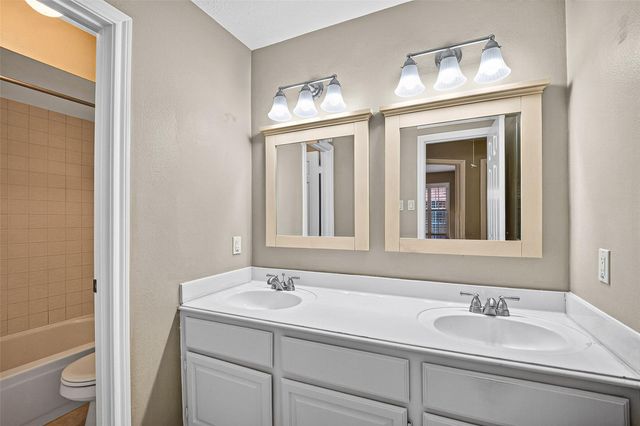 1502 Beechurst Court, Houston, TX 77062
