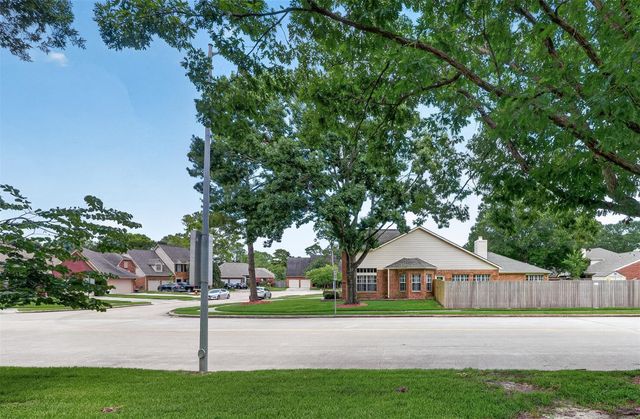 1502 Beechurst Court, Houston, TX 77062