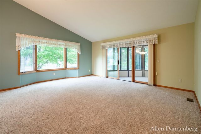 1946 Lakeview Drive, Zeeland, MI 49464