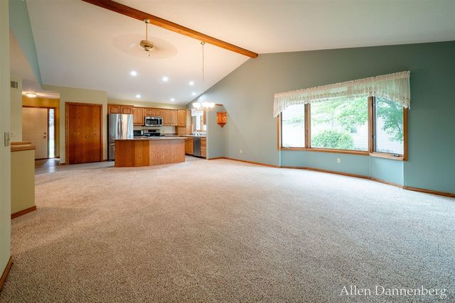 1946 Lakeview Drive, Zeeland, MI 49464