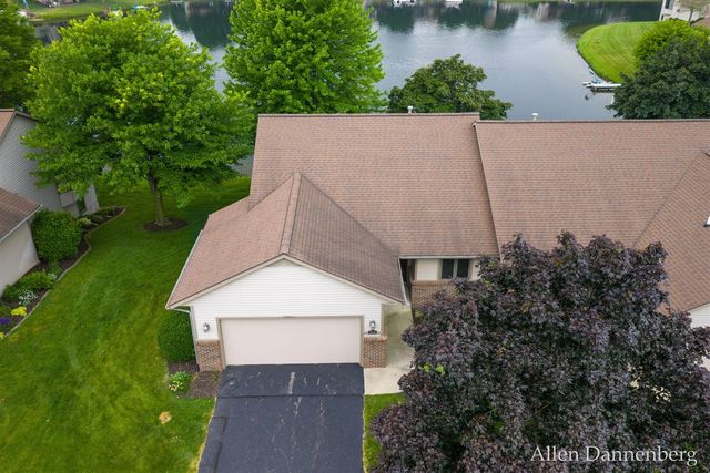 1946 Lakeview Drive, Zeeland, MI 49464