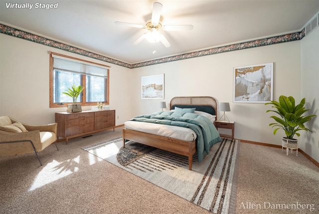 1946 Lakeview Drive, Zeeland, MI 49464