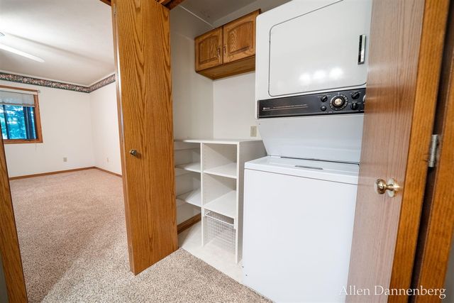 1946 Lakeview Drive, Zeeland, MI 49464