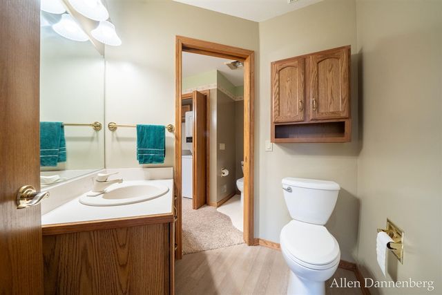 1946 Lakeview Drive, Zeeland, MI 49464