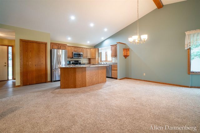 1946 Lakeview Drive, Zeeland, MI 49464