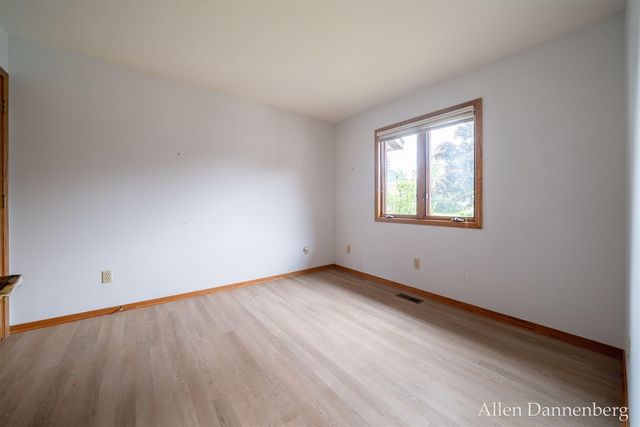 1946 Lakeview Drive, Zeeland, MI 49464