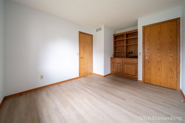 1946 Lakeview Drive, Zeeland, MI 49464