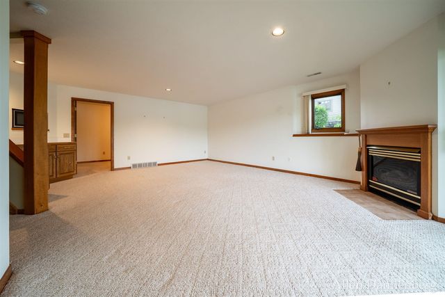 1946 Lakeview Drive, Zeeland, MI 49464