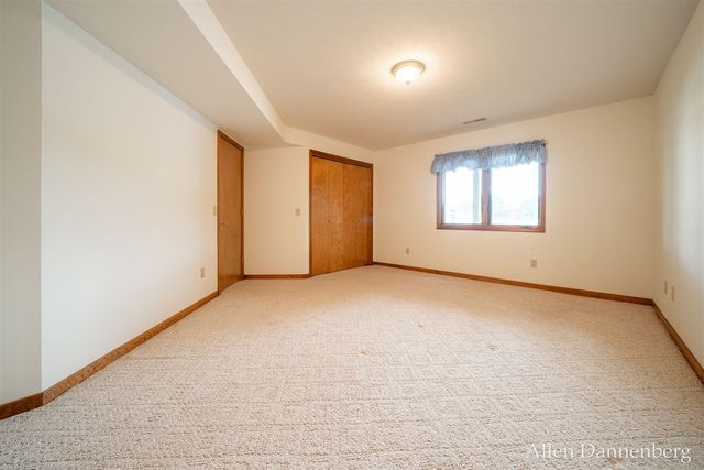 1946 Lakeview Drive, Zeeland, MI 49464