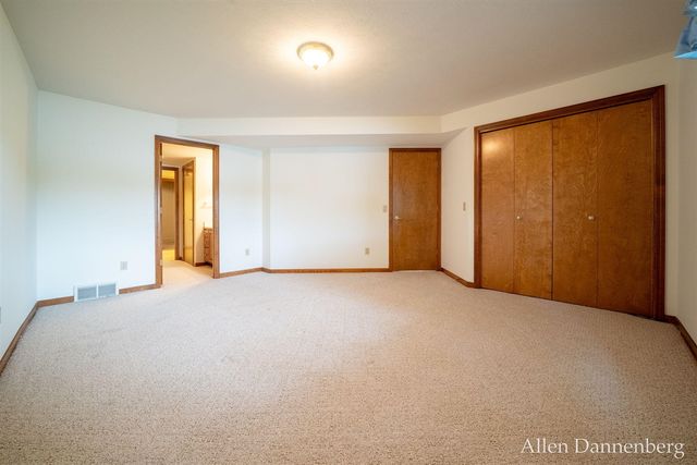 1946 Lakeview Drive, Zeeland, MI 49464
