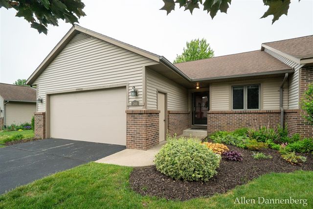 1946 Lakeview Drive, Zeeland, MI 49464