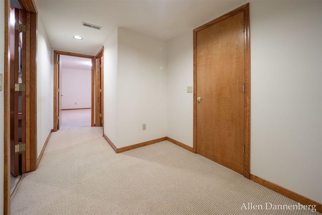 1946 Lakeview Drive, Zeeland, MI 49464