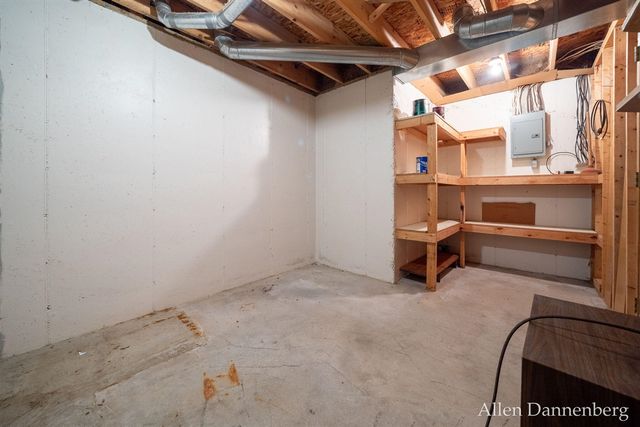 1946 Lakeview Drive, Zeeland, MI 49464