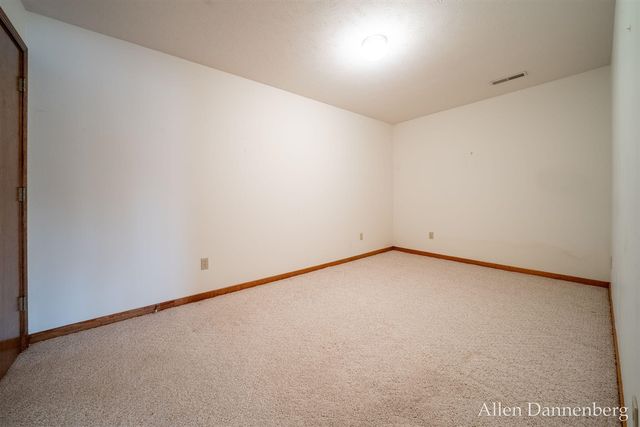 1946 Lakeview Drive, Zeeland, MI 49464