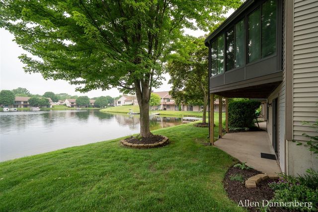 1946 Lakeview Drive, Zeeland, MI 49464