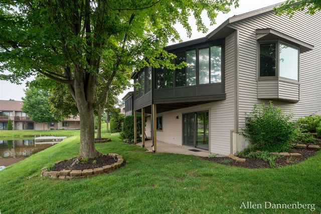 1946 Lakeview Drive, Zeeland, MI 49464