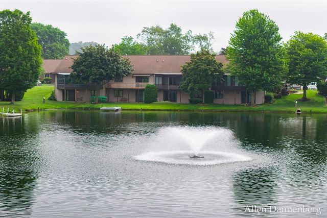 1946 Lakeview Drive, Zeeland, MI 49464