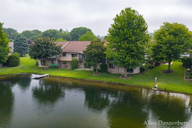 1946 Lakeview Drive, Zeeland, MI 49464