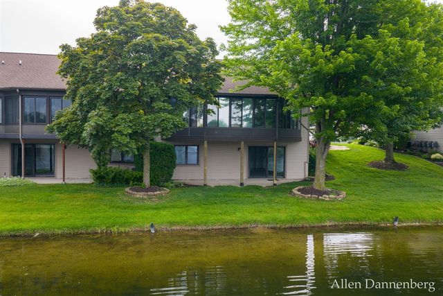 1946 Lakeview Drive, Zeeland, MI 49464