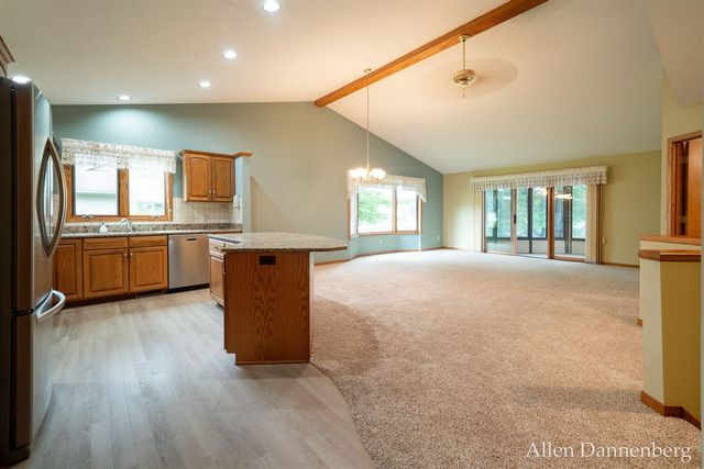 1946 Lakeview Drive, Zeeland, MI 49464