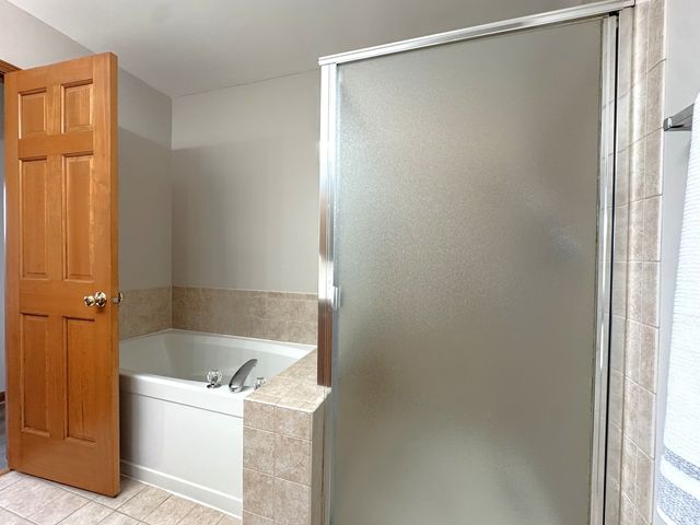 2460 Georgetown Circle, Aurora, IL 60503