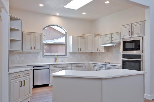 7019 Santa Marisa Street NE, Albuquerque, NM 87113