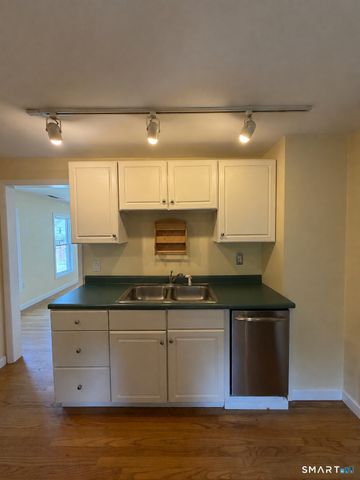 28 Davis Street 2, Danbury, CT 06810