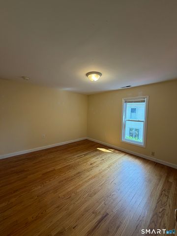 28 Davis Street 2, Danbury, CT 06810