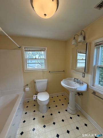 28 Davis Street 2, Danbury, CT 06810