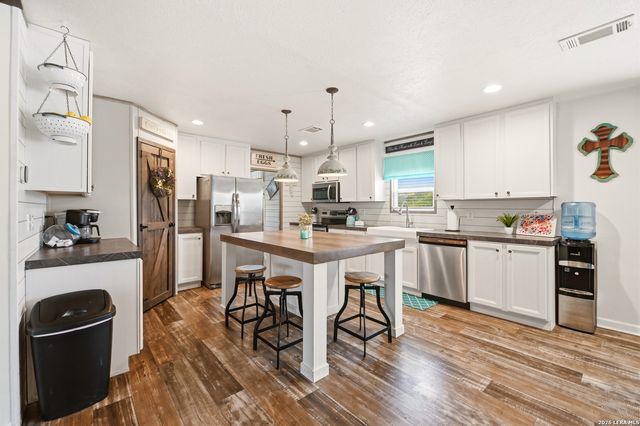 18622 County Road 5740, Castroville, TX 78009