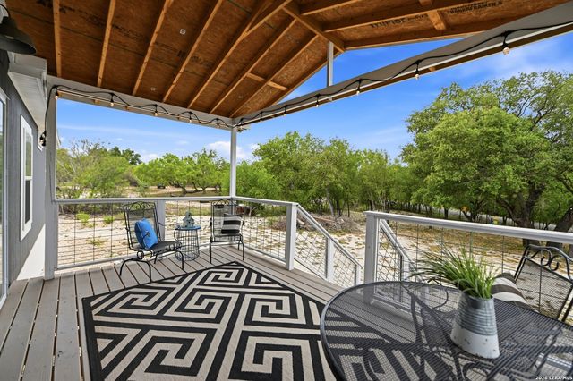 18622 County Road 5740, Castroville, TX 78009