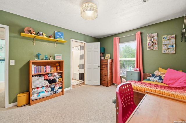 18622 County Road 5740, Castroville, TX 78009