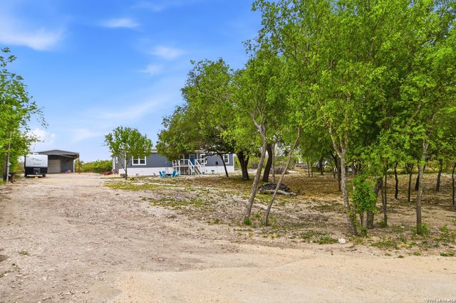 18622 County Road 5740, Castroville, TX 78009