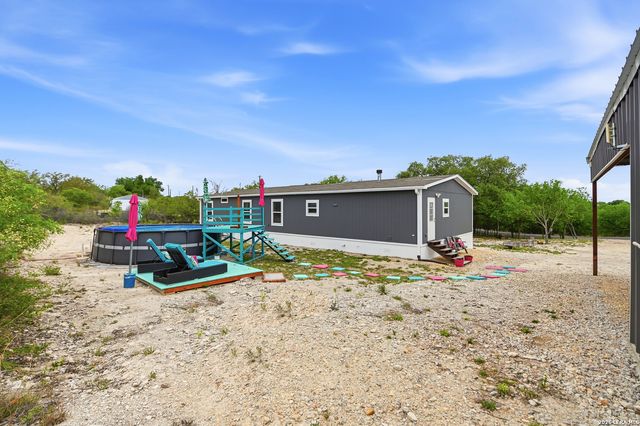 18622 County Road 5740, Castroville, TX 78009