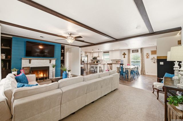 18622 County Road 5740, Castroville, TX 78009