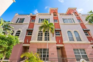 1033 NE 17th Way 1202, Fort Lauderdale, FL 33304