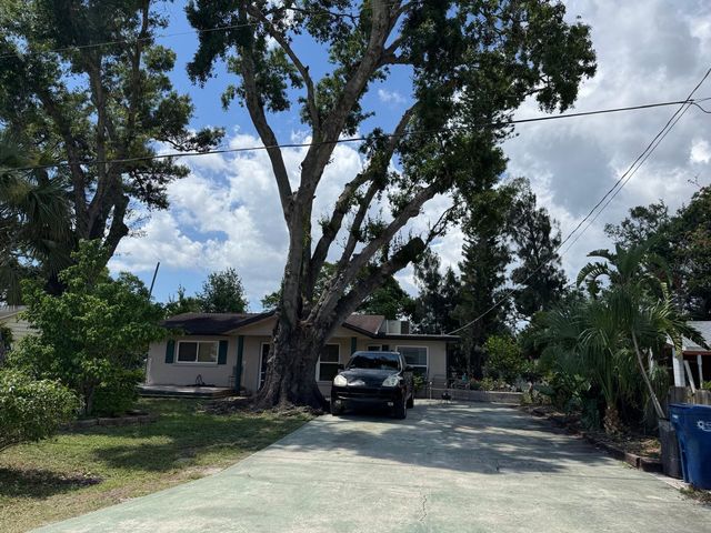 1619 SUPONIC AVENUE, Sarasota, FL 34243