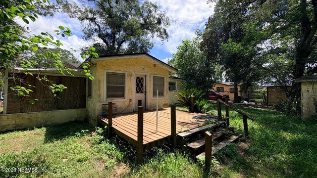 9936 FRANKELLA Road, Jacksonville, FL 32208