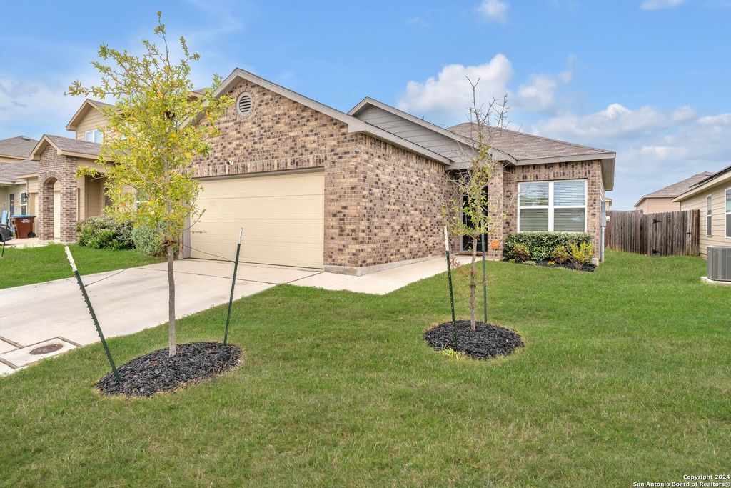 7127 MESA CLFS, San Antonio, TX 78109