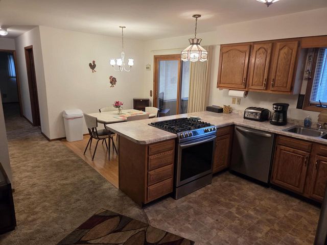 4131 Maple DRIVE, Delavan, WI 53115