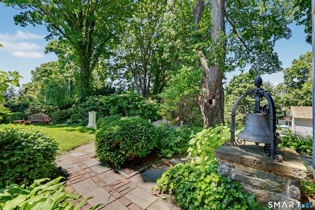 406 Harbor Road, Fairfield, CT 06890