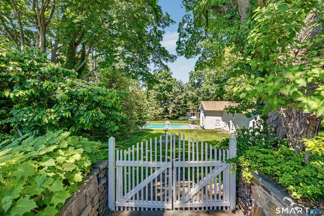 406 Harbor Road, Fairfield, CT 06890