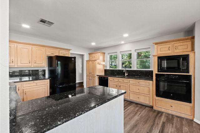5366 Point LaVista, Malakoff, TX 75148