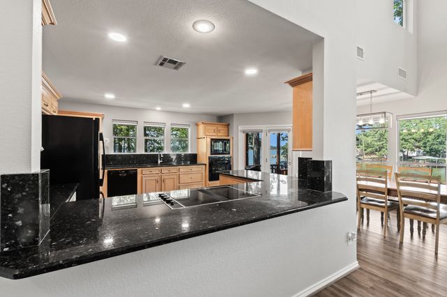5366 Point LaVista, Malakoff, TX 75148