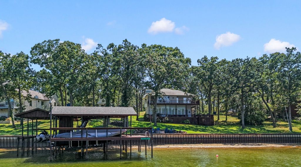 5366 Point LaVista, Malakoff, TX 75148