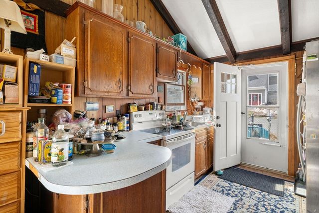 12 Williams Ave, Plymouth, MA 02360