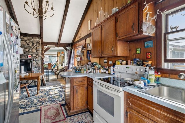 12 Williams Ave, Plymouth, MA 02360